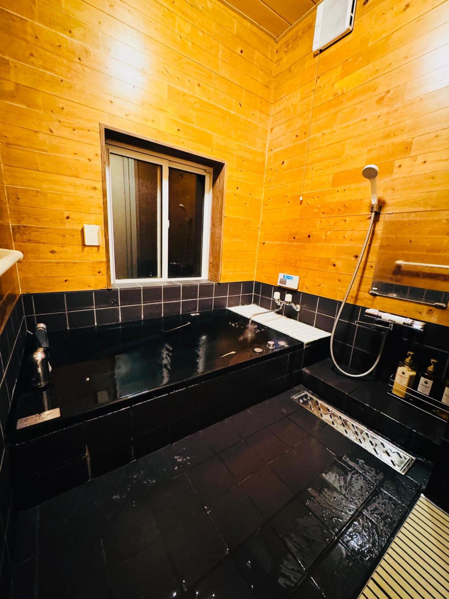 Готель Yufuin Log House No Yado Tom Sawyer Екстер'єр фото