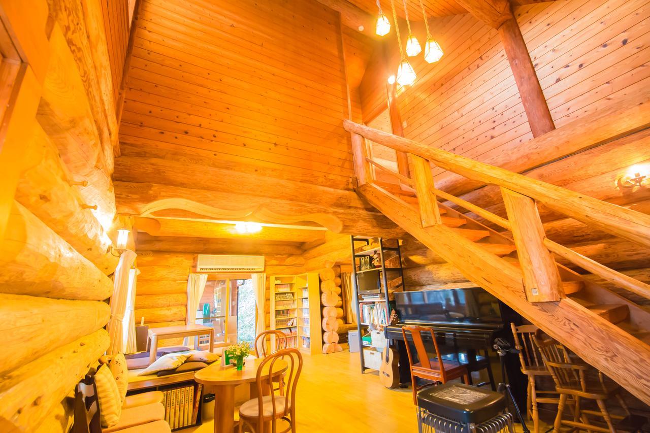 Готель Yufuin Log House No Yado Tom Sawyer Екстер'єр фото